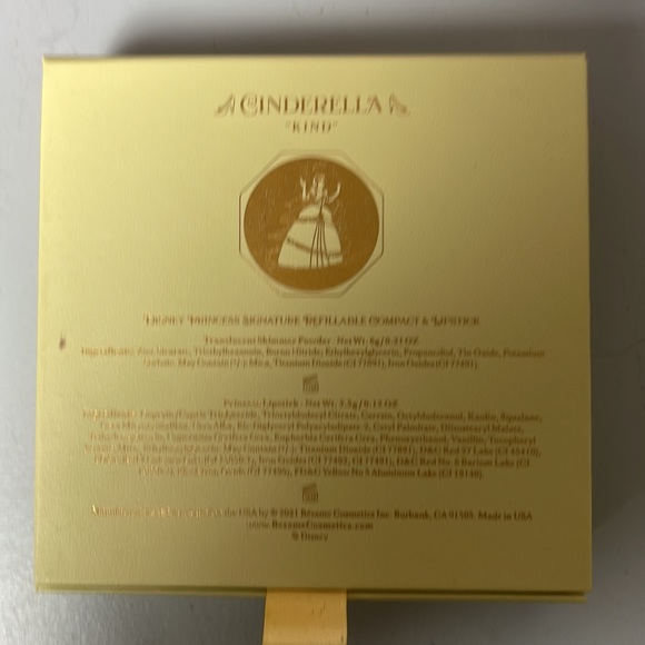 Besame Cosmetics Limited Edition Princess Cinderella Signature Compact Series - Picture 4 of 4